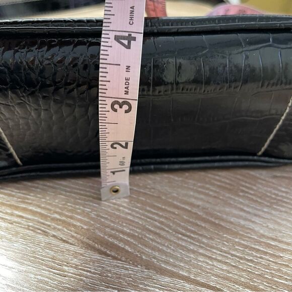 Liz & Co Black Croc Embossed Faux Leather Crossbody Bag Purse - Picture 10 of 11